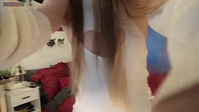 ScarletKitsunyaa online show from March 18, 2:20 pm