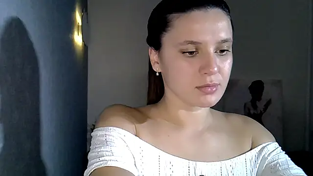 KiraHoney online show from November 14, 8:29 pm