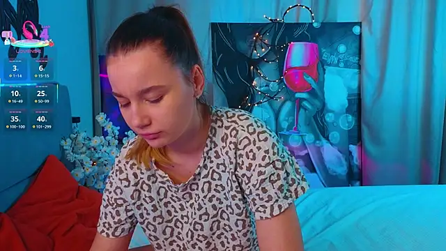 Snapshot of LauriePerez chatting on January 8, 7:54 am LauriePerez online show from January 8, 7:54 am