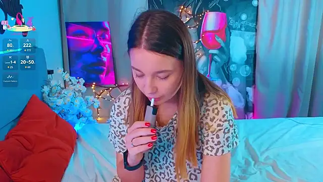 Snapshot of LauriePerez chatting on January 9, 8:17 am LauriePerez online show from January 9, 8:17 am