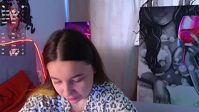 Snapshot of LauriePerez chatting on February 13, 8:54 am LauriePerez online show from February 13, 8:54 am