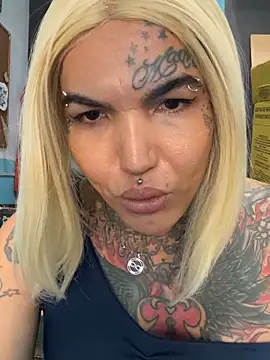 Snapshot of euscarlethotgirl chatting on November 13, 7:13 pm euscarlethotgirl online show from November 13, 7:13 pm