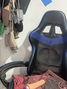 Snapshot of euscarlethotgirl chatting on November 27, 11:29 pm euscarlethotgirl online show from November 27, 11:29 pm