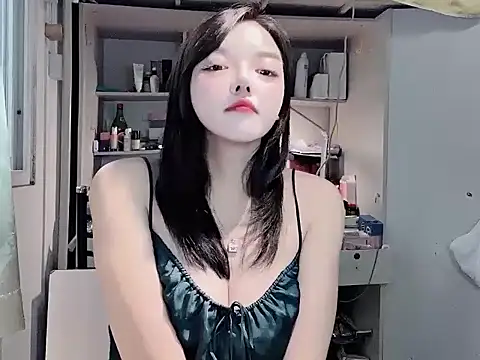 Snapshot of 99EE-yy chatting on November 12, 6:36 am 99EE-yy online show from November 12, 6:36 am