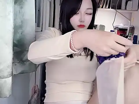 Snapshot of 99EE-yy chatting on November 14, 12:37 pm 99EE-yy online show from November 14, 12:37 pm