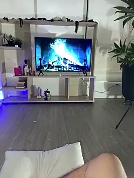 MiluandMIke online show from November 12, 9:58 pm