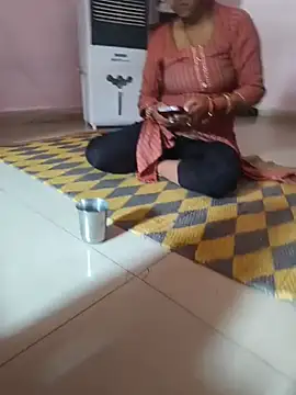 Lailamajnu1996 online show from February 20, 7:43 am