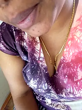 Snapshot of Mathi_cam chatting on November 22, 3:05 am Mathi cam online show from November 22, 3:05 am