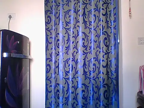 Snapshot of Mathi_cam chatting on February 3, 6:22 am Mathi cam online show from February 3, 6:22 am