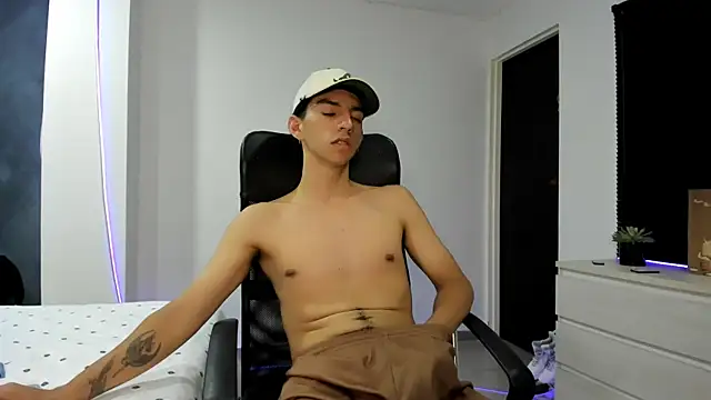 Snapshot of _rhys_jagger chatting on November 7, 4:23 am rhys jagger online show from November 7, 4:23 am