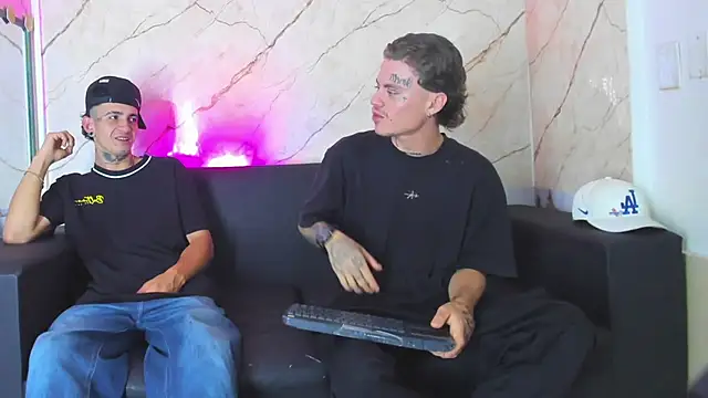 Snapshot of Kevinperlas chatting on November 8, 1:28 am Kevinperlas online show from November 8, 1:28 am