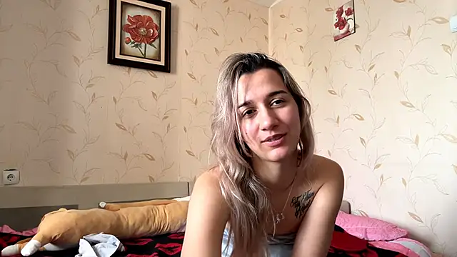 Snapshot of Auroragin chatting on November 8, 10:48 am Auroragin online show from November 8, 10:48 am