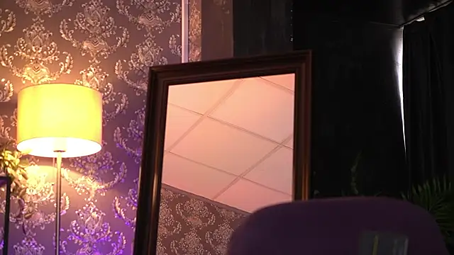 RavenBelrose online show from January 7, 11:23 am