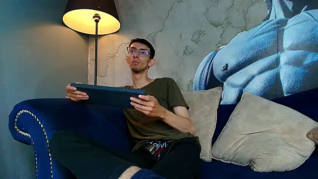 ZyroNight online show from November 18, 4:00 pm