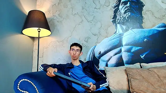 ZyroNight online show from December 3, 7:12 pm