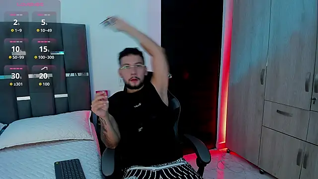 Snapshot of noah_corvelle chatting on November 15, 11:54 pm noah corvelle online show from November 15, 11:54 pm