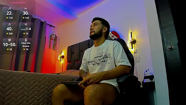 Snapshot of noah_corvelle chatting on December 20, 2:40 am noah corvelle online show from December 20, 2:40 am