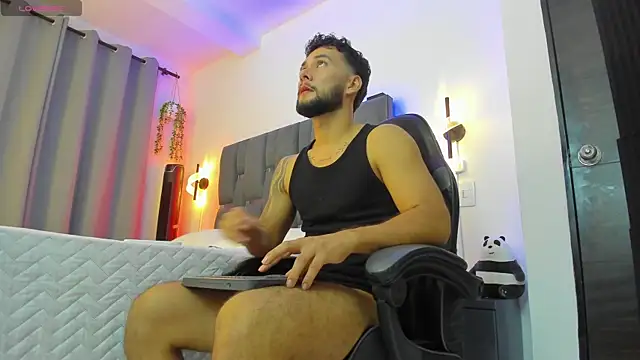 Snapshot of noah_corvelle chatting on January 10, 3:41 am noah corvelle online show from January 10, 3:41 am