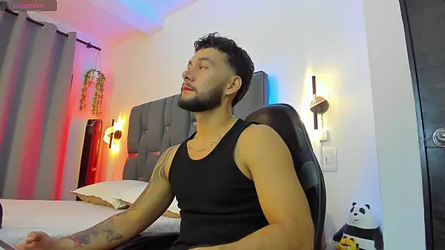 Snapshot of noah_corvelle chatting on January 11, 3:55 am noah corvelle online show from January 11, 3:55 am