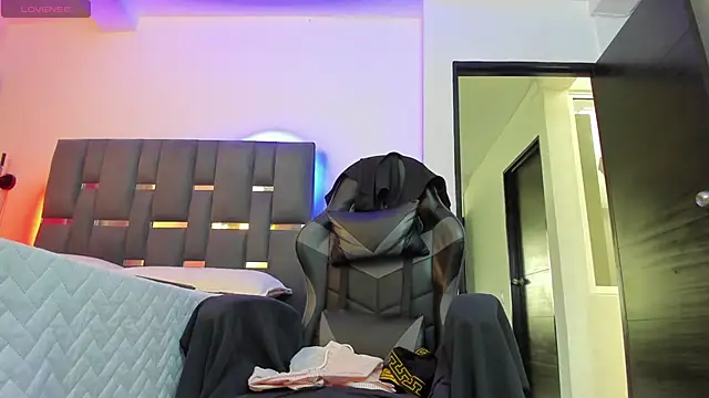 Snapshot of noah_corvelle chatting on January 15, 2:21 pm noah corvelle online show from January 15, 2:21 pm