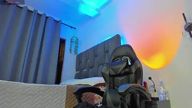 Snapshot of noah_corvelle chatting on February 13, 5:14 am noah corvelle online show from February 13, 5:14 am