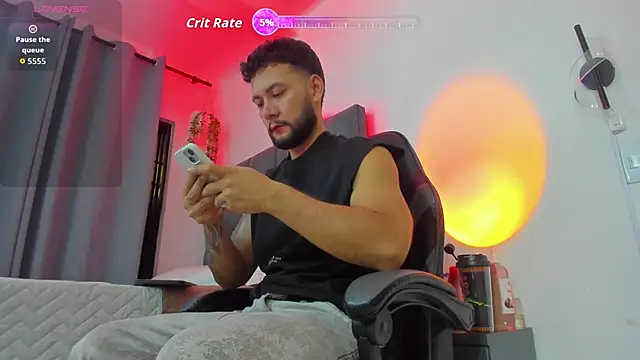 Snapshot of noah_corvelle chatting on February 14, 3:25 am noah corvelle online show from February 14, 3:25 am