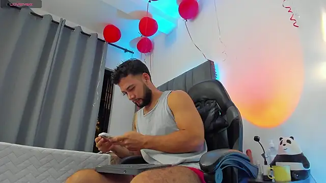 Snapshot of noah_corvelle chatting on February 26, 2:54 am noah corvelle online show from February 26, 2:54 am