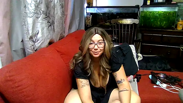 Snapshot of FreakyDreama chatting on July 2, 1:50 pm FreakyDreama online show from July 2, 1:50 pm