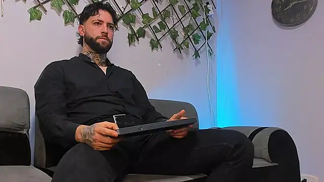 Supreme Alpha online show from January 12, 3:34 am