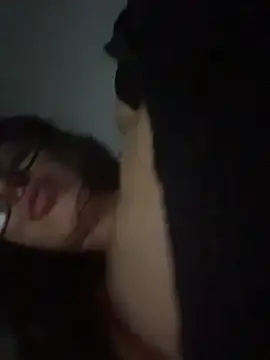 Snapshot of zowi101 chatting on December 15, 3:11 am zowi101 online show from December 15, 3:11 am