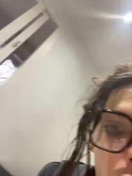 Snapshot of zowi101 chatting on December 15, 3:38 pm zowi101 online show from December 15, 3:38 pm