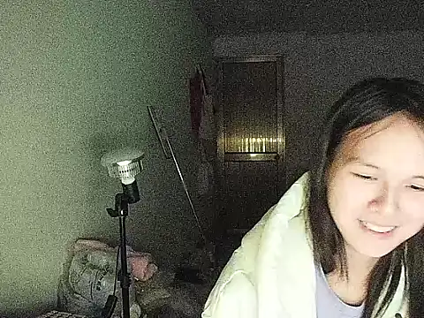 RebelAura online show from April 29, 8:15 pm