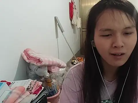 Snapshot of RebelAura chatting on July 12, 10:56 pm RebelAura online show from July 12, 10:56 pm