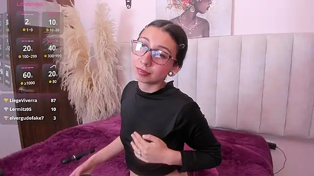 Isabella Crofts online show from March 21, 8:19 am