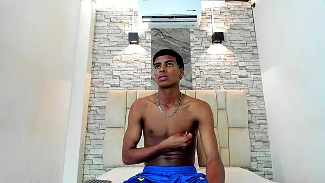 XAVI LEE online show from December 17, 7:42 pm