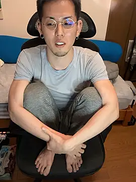 Snapshot of ippei0001 chatting on November 6, 2:07 pm ippei0001 online show from November 6, 2:07 pm