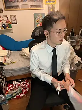 Snapshot of ippei0001 chatting on November 24, 1:11 pm ippei0001 online show from November 24, 1:11 pm