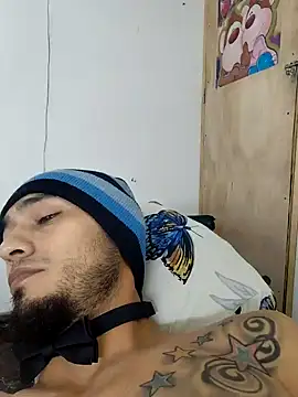 Snapshot of kmerlin chatting on November 23, 6:24 am kmerlin online show from November 23, 6:24 am