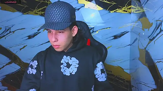 Suarezz10  online show from November 7, 12:49 pm