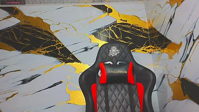 Suarezz10  online show from November 8, 12:05 pm