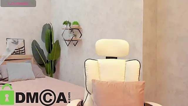 Snapshot of Ella_Burns chatting on November 5, 1:27 am Ella Burns online show from November 5, 1:27 am