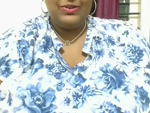 Snapshot of hootypriya chatting on February 27, 1:33 pm hootypriya online show from February 27, 1:33 pm