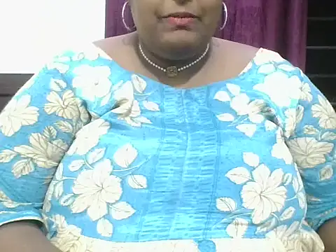 Snapshot of hootypriya chatting on February 28, 2:07 pm hootypriya online show from February 28, 2:07 pm