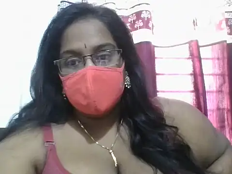 Snapshot of hootypriya chatting on March 9, 11:47 am hootypriya online show from March 9, 11:47 am