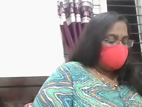 Snapshot of hootypriya chatting on March 10, 4:23 pm hootypriya online show from March 10, 4:23 pm
