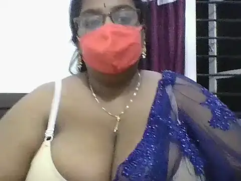Snapshot of hootypriya chatting on March 16, 11:31 pm hootypriya online show from March 16, 11:31 pm
