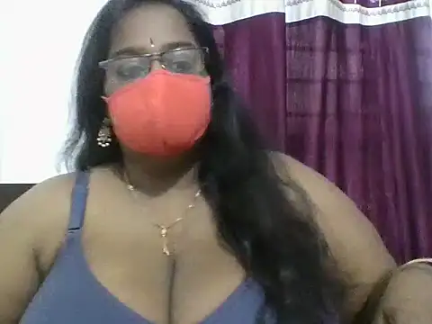 Snapshot of hootypriya chatting on April 1, 12:50 pm hootypriya online show from April 1, 12:50 pm