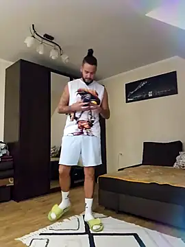 Snapshot of Matteooo87 chatting on November 12, 3:45 pm Matteooo87 online show from November 12, 3:45 pm