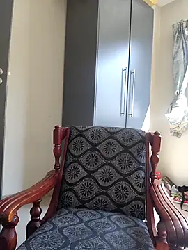 Mommy Sienna online show from April 2, 8:01 am