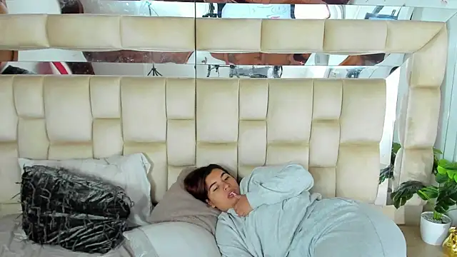 HotVoltage online show from November 18, 12:31 pm